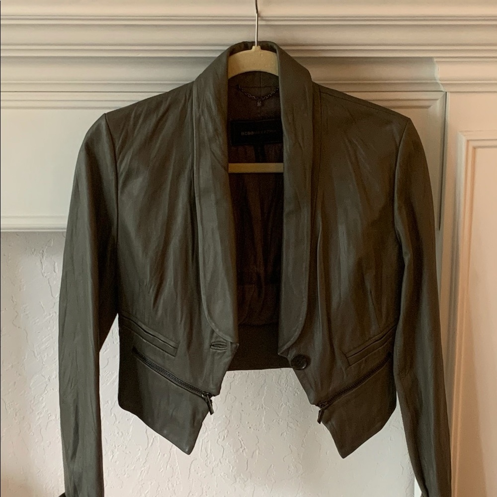 BCBG fitted cropped leather jacket